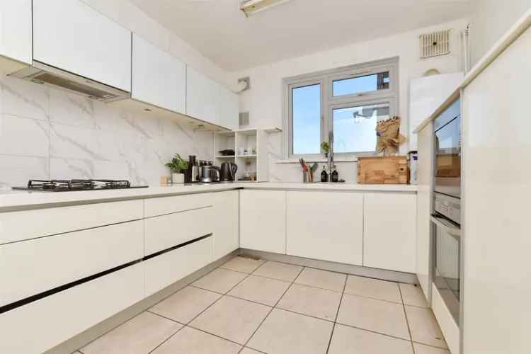 3 Bedroom Apartment for Sale - Modern, Convenient, Chain Free