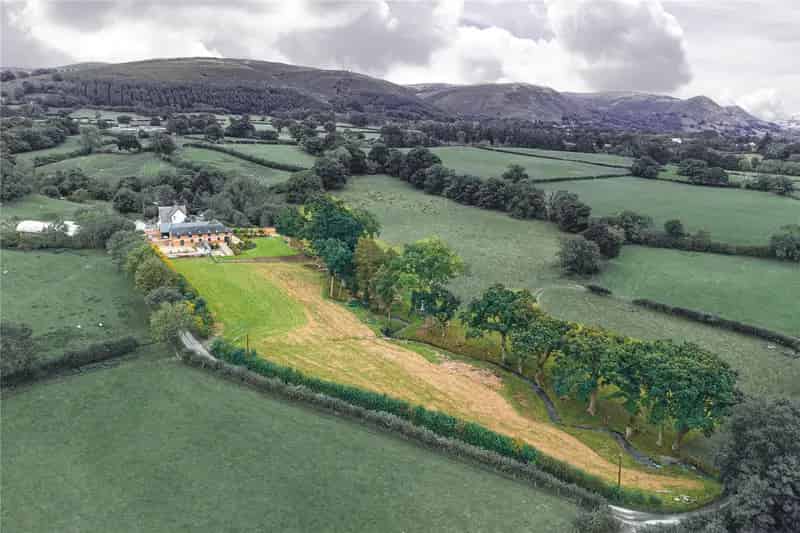 Two Detached Barn Conversions 7 Bedrooms Llandinam Powys
