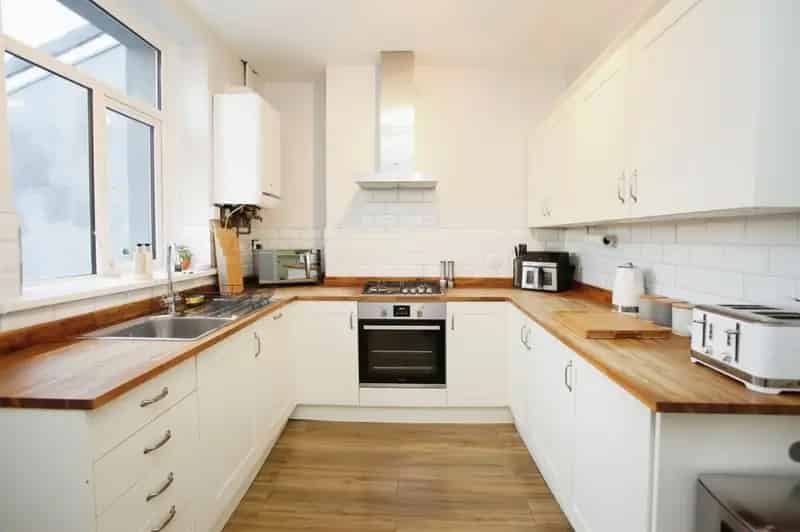 2 Bedroom Terraced House Abertridwr