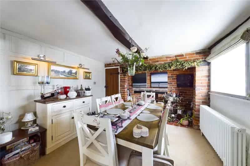 4 Bedroom Thatched Cottage Melbourn Grade II Listed