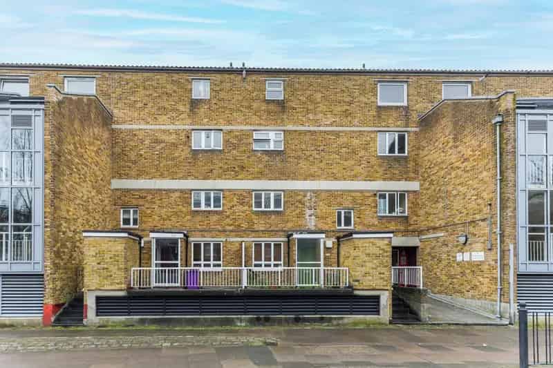 2 Bedroom Flat House to Rent in Shadwell