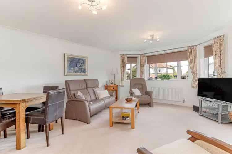 2 Bed Ground Floor Flat for Sale Harlow Oval