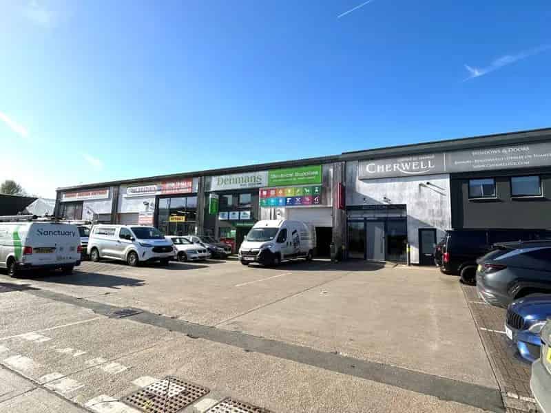 Commercial property For Rent , Cherwell District, England