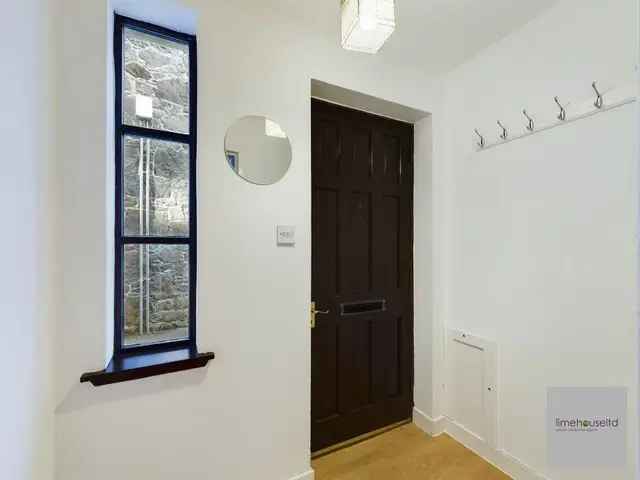 2 Bedroom Semi Detached House for Sale in Biggar