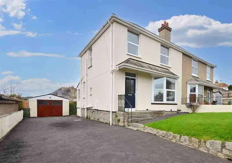 3 Bedroom Semi Detached House for Sale in Falmouth