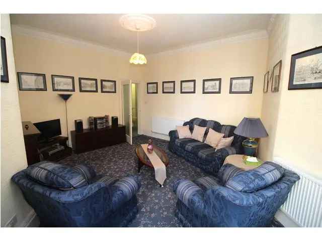 2 bedroom flat  for sale