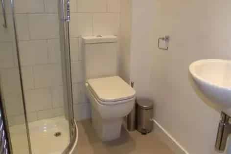 2 Double Bedroom Flat Battersea Ensuite Bathrooms