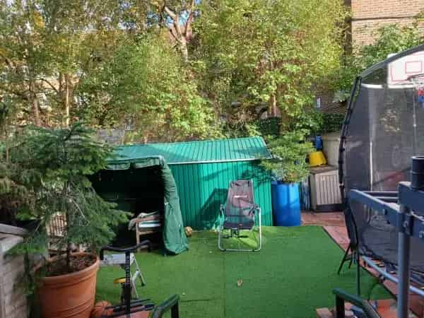 Two Bedroom House with Garden Near Peckham Train Station
