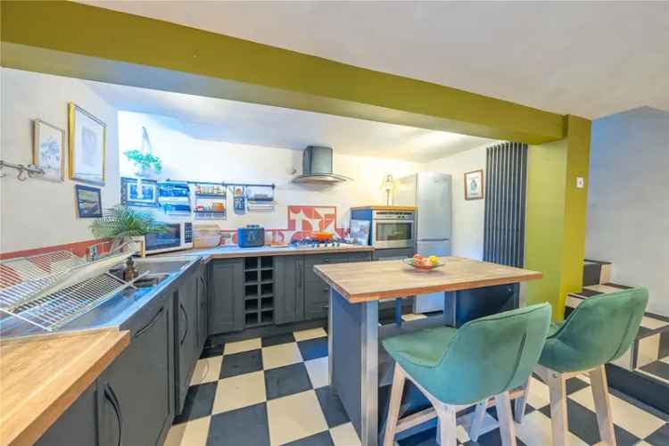 House For Sale in Leeds, England