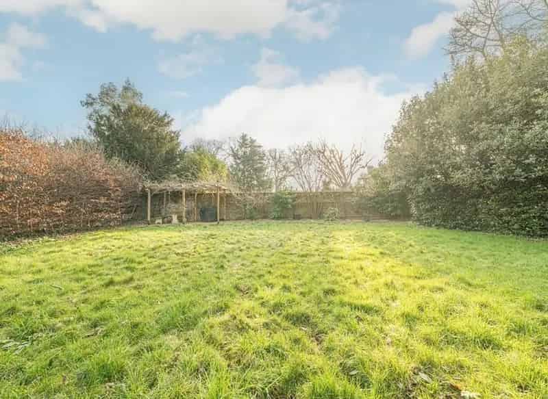 3-Bedroom Victorian Mansion Flat with Private Garden