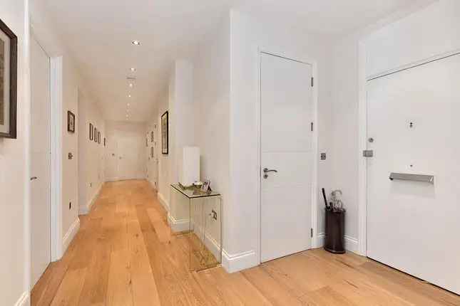 Flat to rent in Maida Vale, London W9