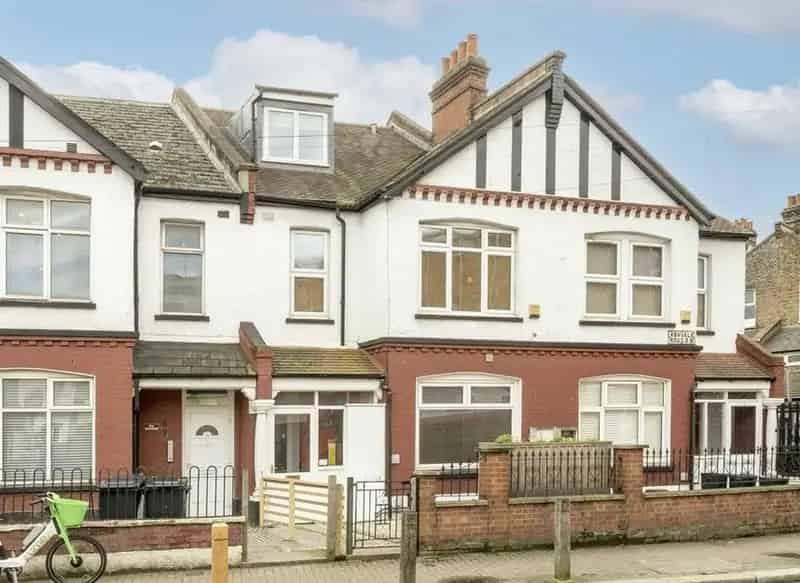 Spacious Maisonette near Tooting Broadway with Private Garden