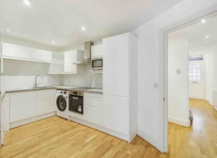 Spacious 2-Bed Maisonette near Tooting Broadway