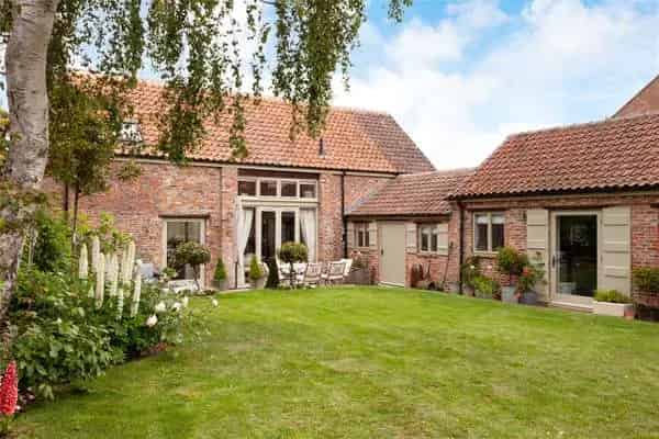 Stylish 3-Bed Barn Conversion in Wheldrake
