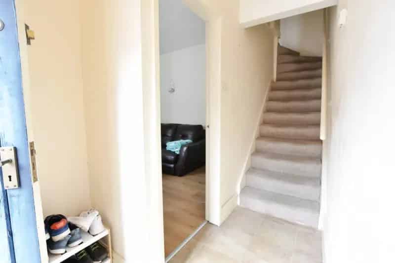 2 Bedroom House For Sale Near Transportation