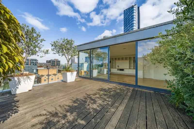 City Centre Canal View Penthouse - 3 Beds 3 Baths