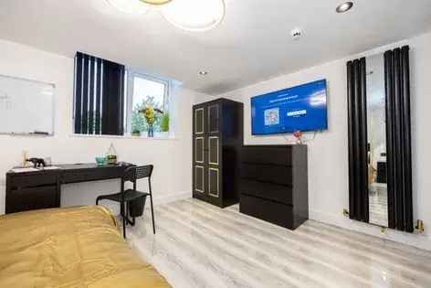 5 Bedroom House Manchester July 2025