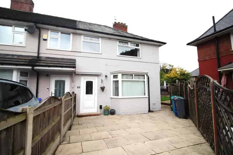 3 Bedroom House For Sale Free Parking Large Garden