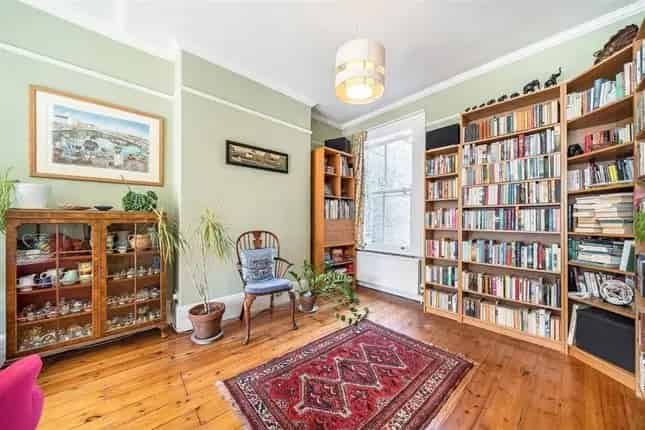 4 Bedroom Victorian House Telegraph Hill SE14 2143 sq ft City Views