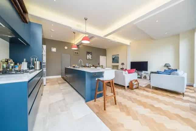 Six Bedroom Semi-Detached House Kingston Upon Thames