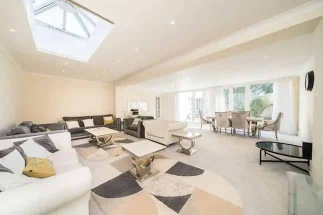 Five Double Bedroom Family Home Near Tooting Bec Tube