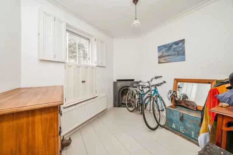 Four Bedroom End Terrace House Family Home Solar Panels Chain Free