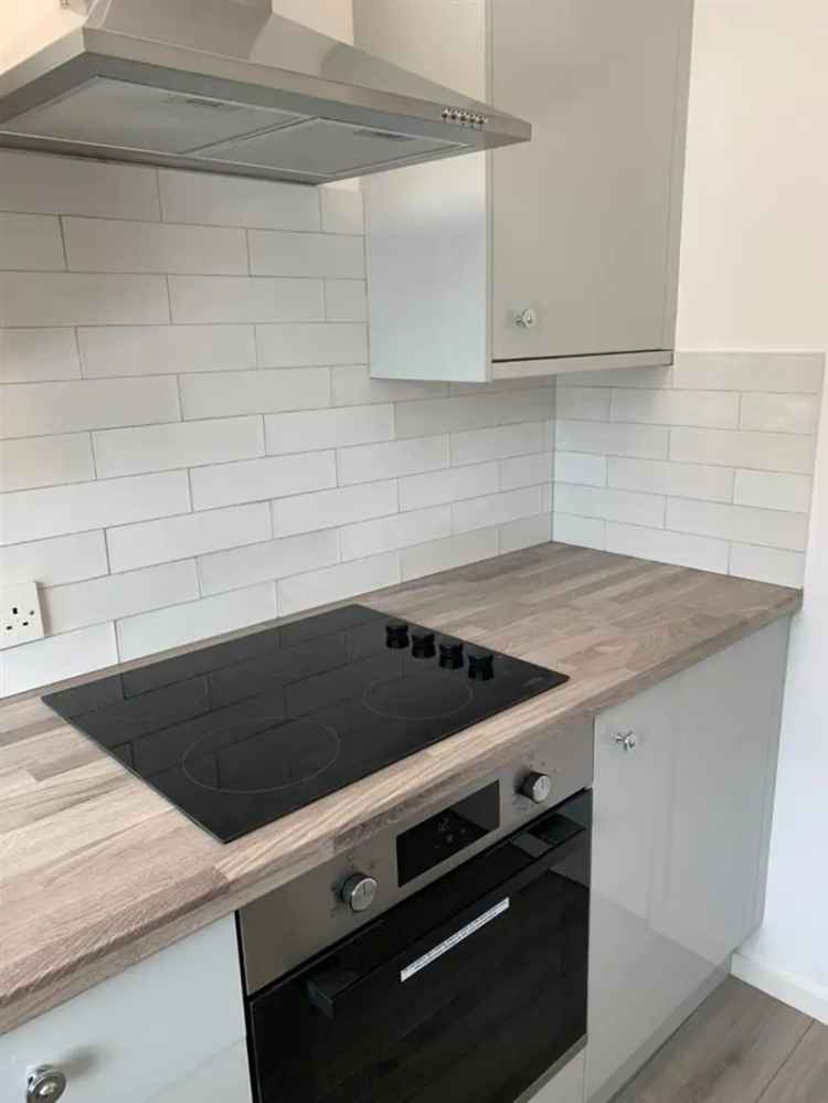 2 Bedroom Flat To Let Available 09062025