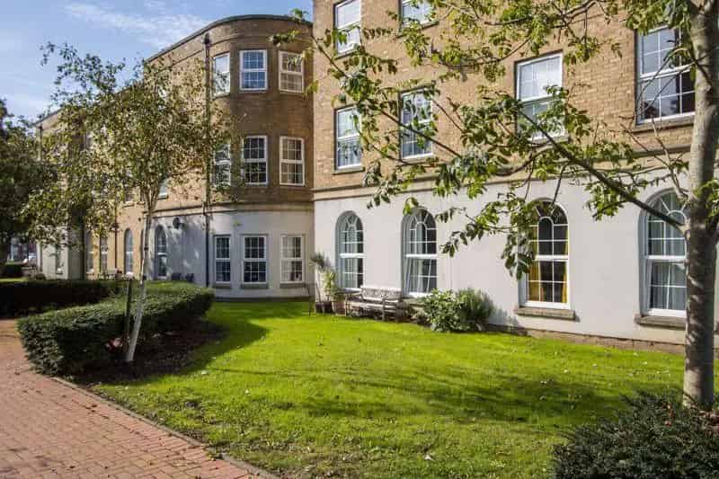 2 Bedroom Ground Floor Flat for Sale