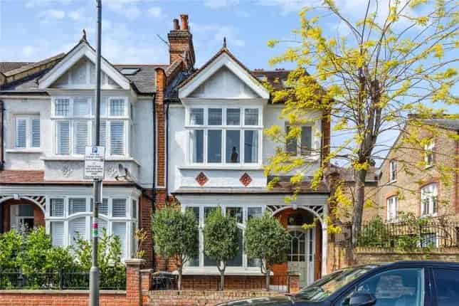 5 Bedroom Edwardian House for Sale Alfriston Road SW11