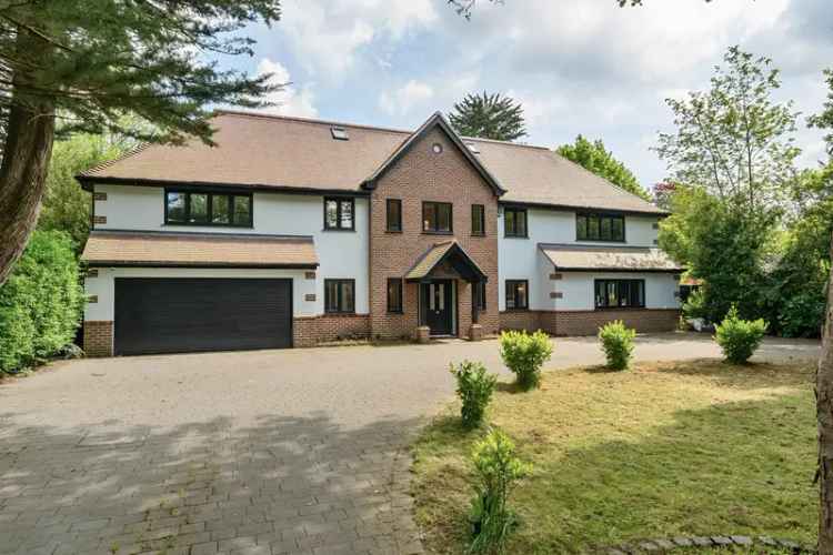 Detached House for sale with 6 bedrooms, Lissoms Road, Chipstead