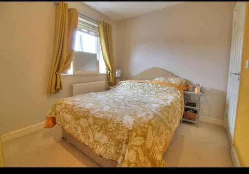 3 Bed End Terrace House For Sale