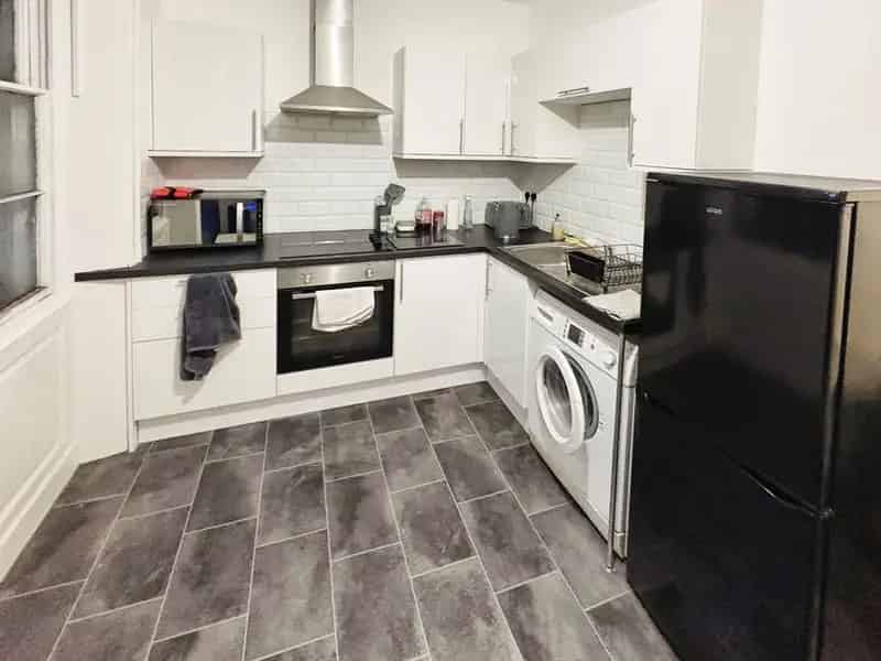 2 Bedroom Flat to Rent Huddersfield HD1 Near University and Amenities