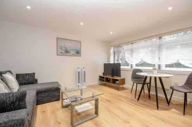 Two Bedroom Apartment Near Southampton City Centre