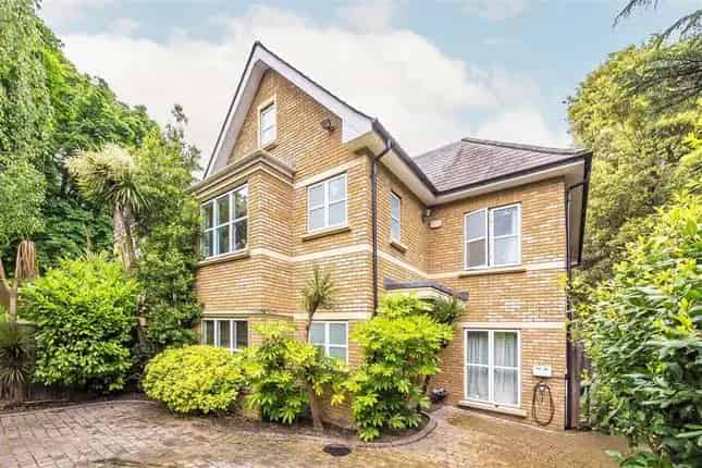 Detached Five Bedroom House for Sale in Teddington
