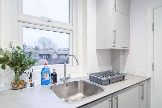 Flat to Rent Kensington High Street London W8