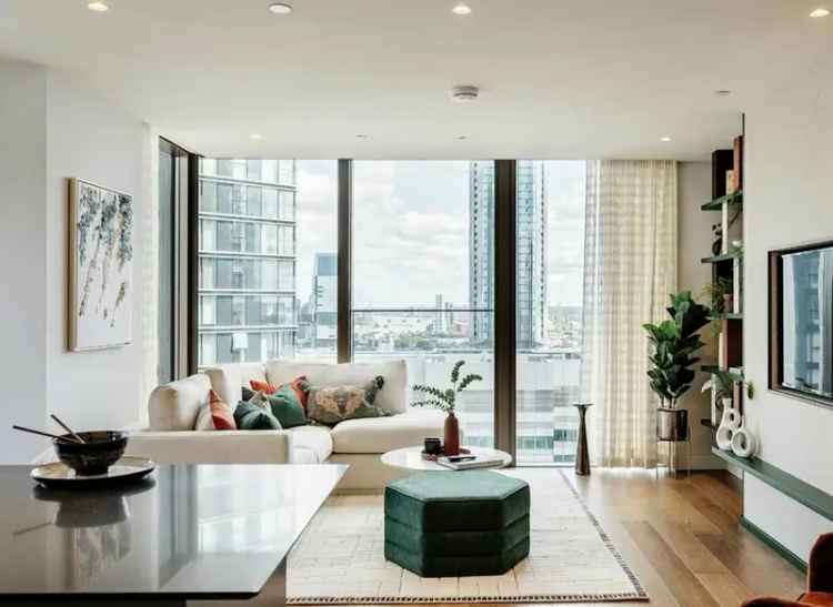 Luxury Canary Wharf Apartments at South Quay Plaza