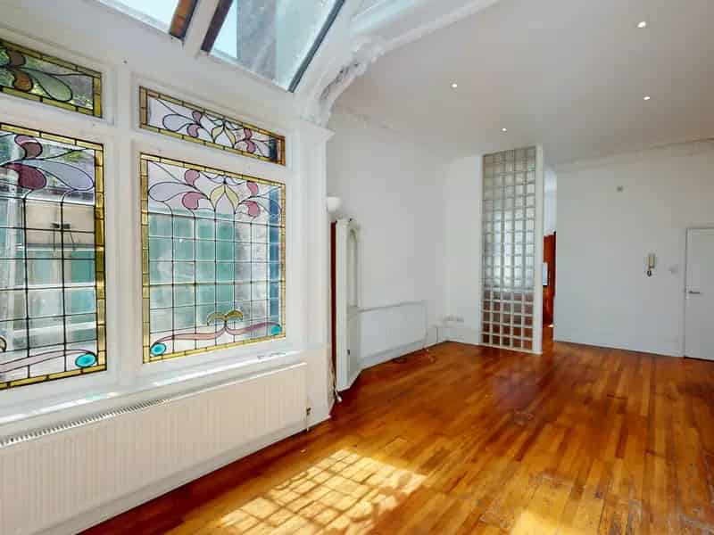 Brighton Preston Park 2-Bed Flat Leasehold Private Garden