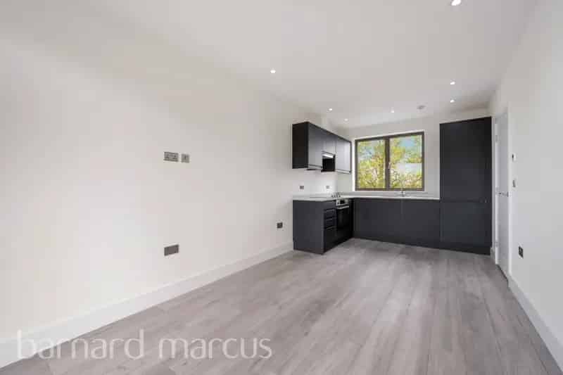 High Spec Apartment - Perfect First Home for Young Couples