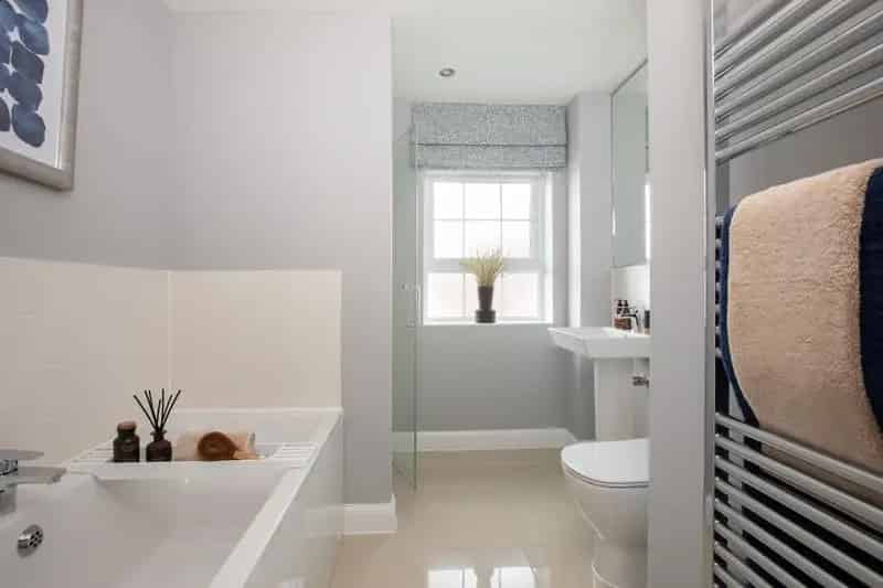 4 Bed House for Sale - Upgraded Kitchen and Solar Panels