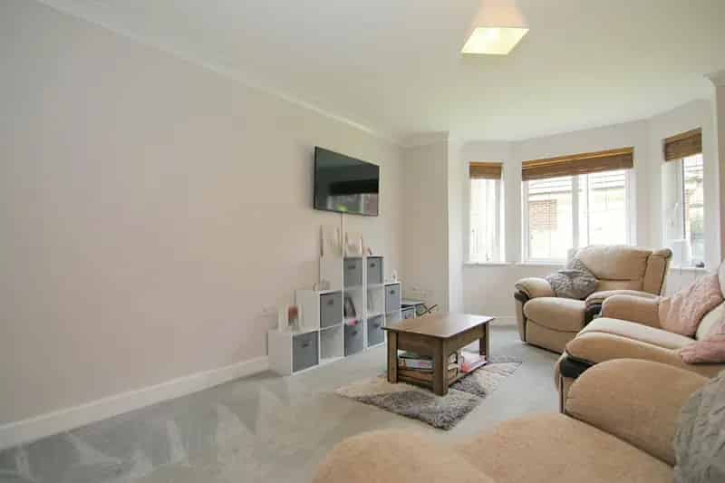 2 Bedroom Flat For Sale Ground Floor Allocated Parking
