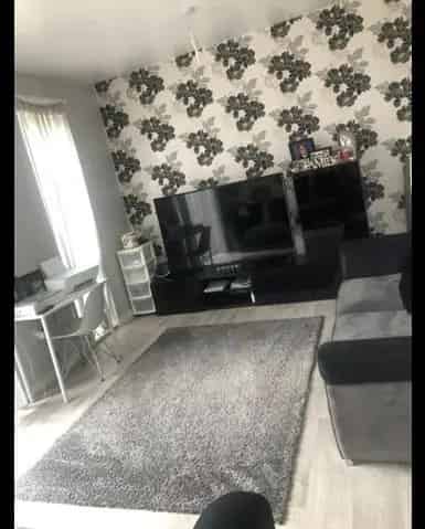 Spacious 3 Bedroom End Terrace House Near Amenities