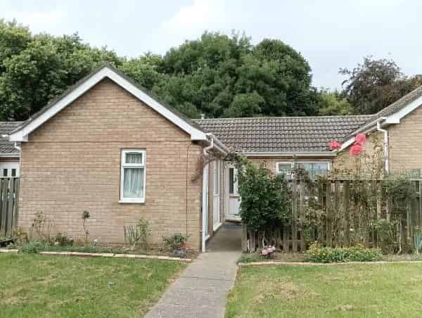 Pet-Friendly Coastal Apartment Near Tesco