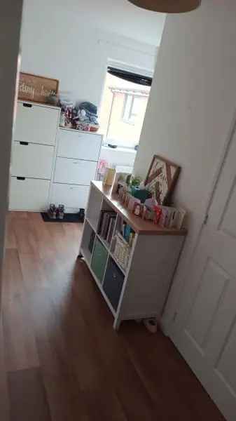 Flat For Rent in Mid Sussex, England