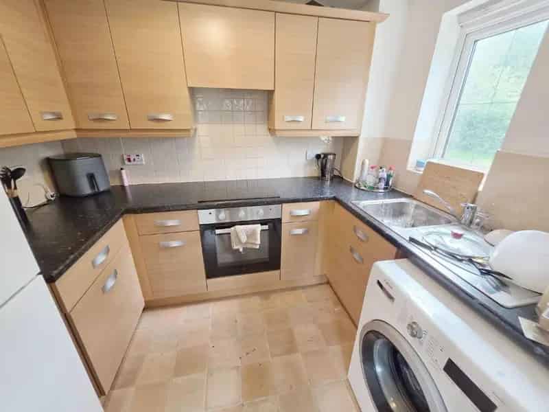2 Bed Ground Floor Apartment For Sale