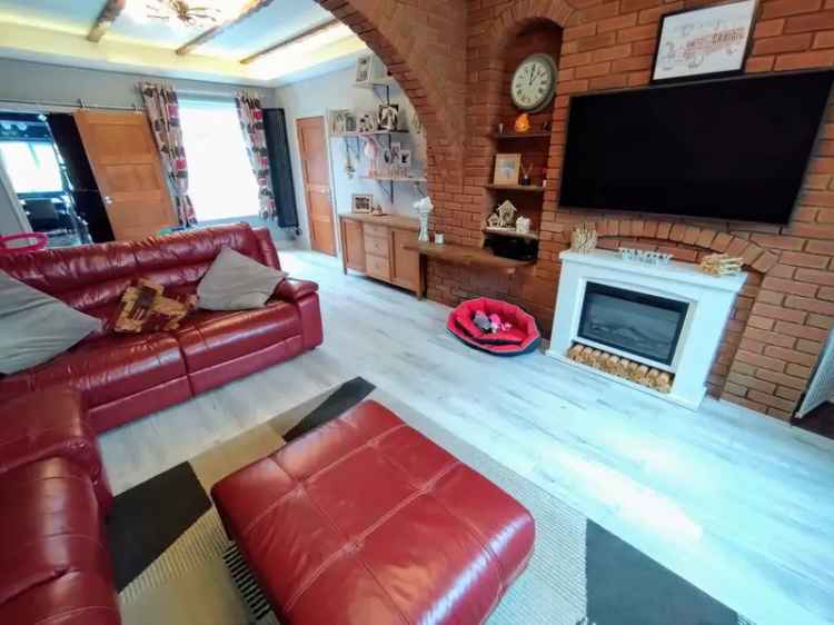 5 Bedroom Semi Detached House for Sale