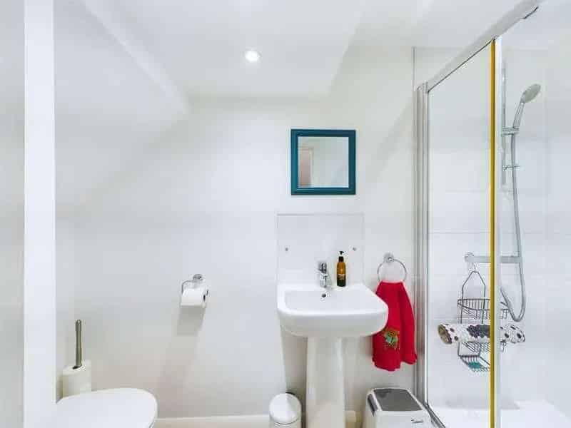 4 Bed Detached House for Sale