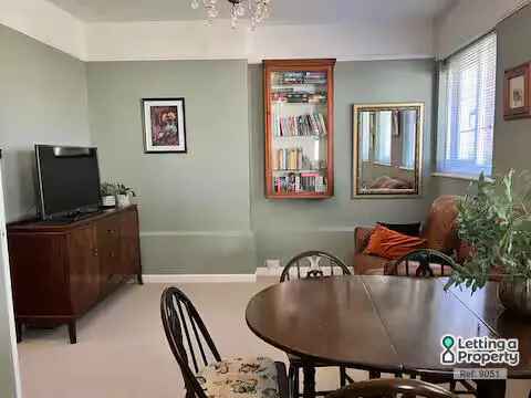 2 Bedroom Maisonette Dean Park Conservation Area