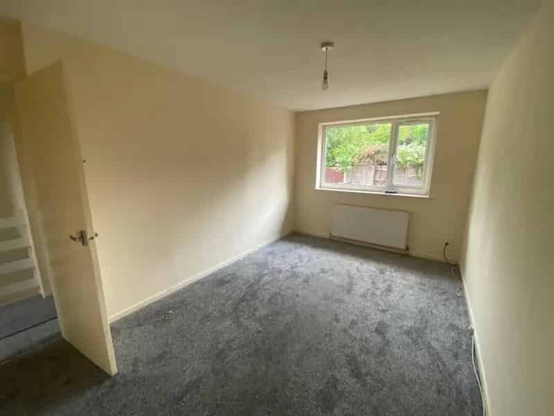 3 Bedroom Terraced House To Let