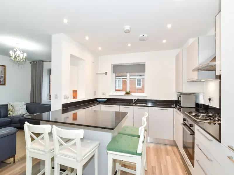 2 Bedroom Coach House for Sale Garage Rear Garden Ensuite