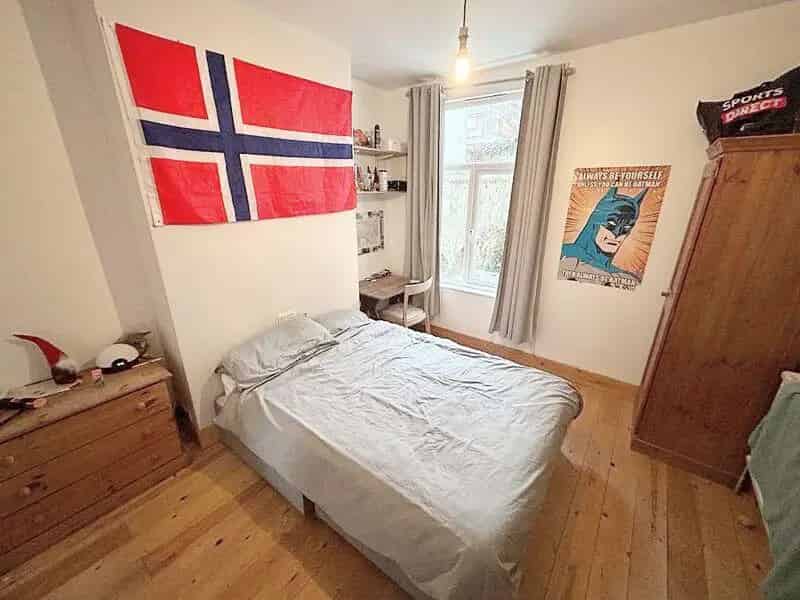 5 Bedroom House Brighton Students 2 Bathrooms Games Room